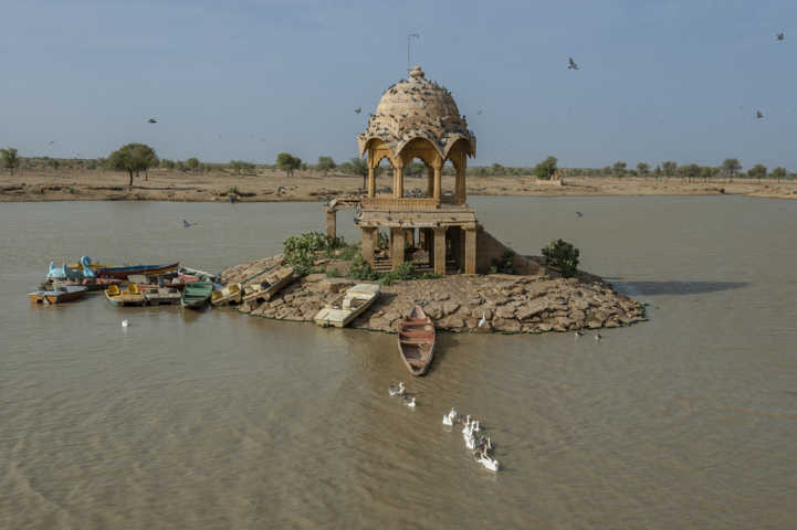 47 - India - Jaisalmer - lago Gadisagar - cenotafio